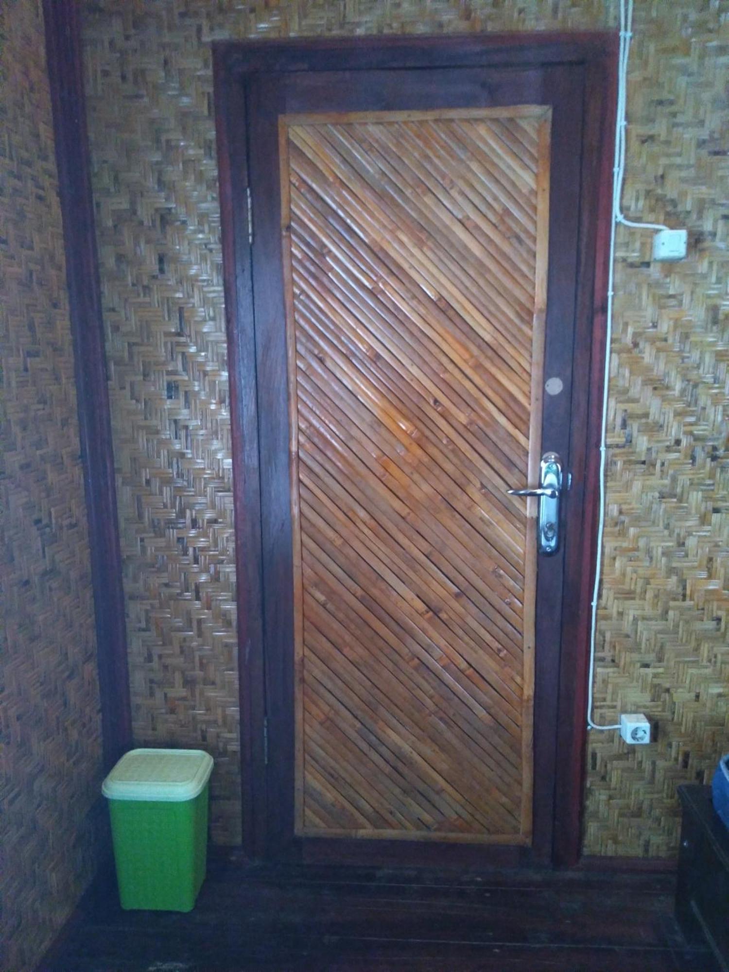 Hotel Lima Bintang Gili Trawangan Pokoj fotografie